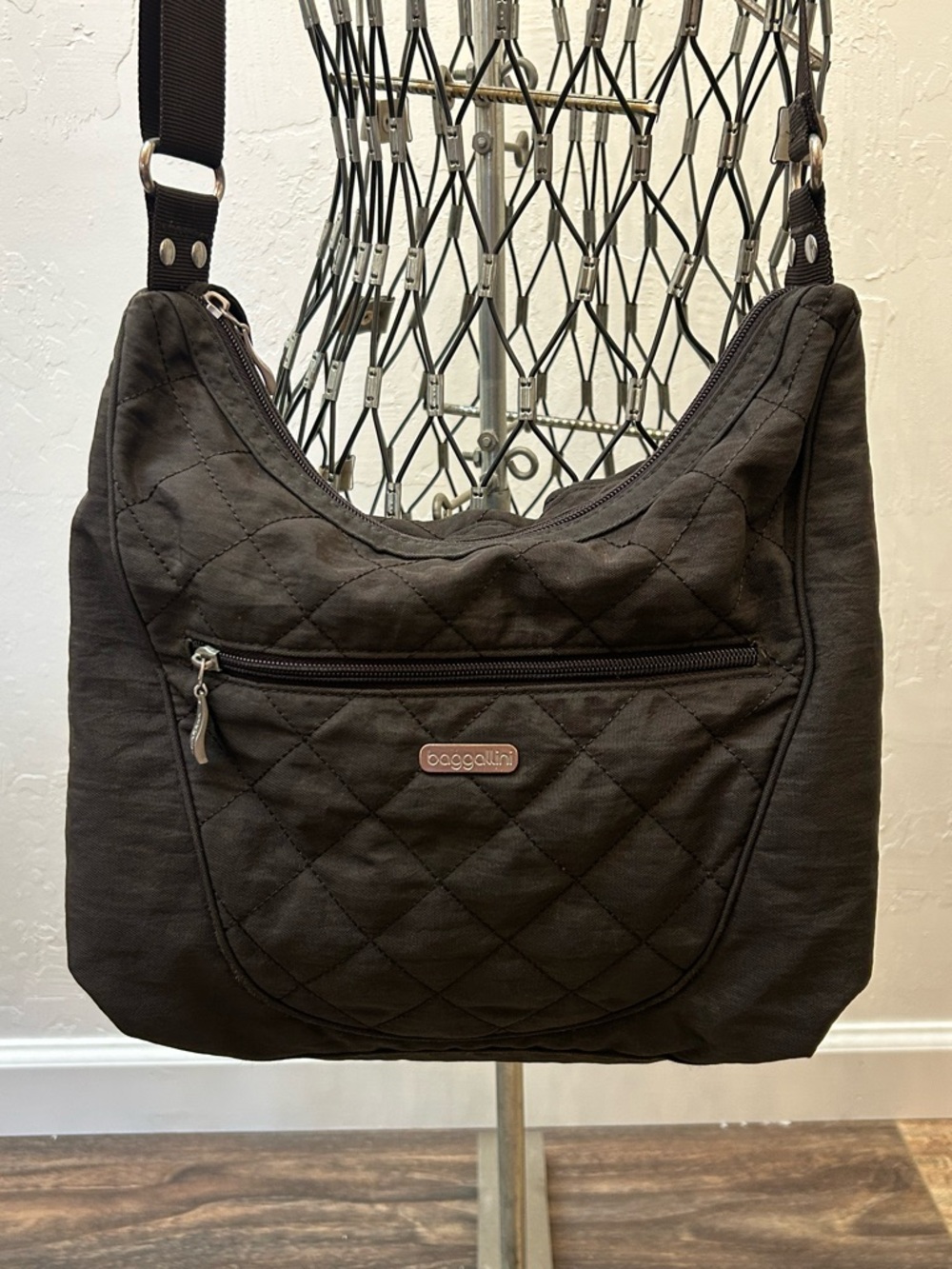 Baggallini Brown Quilted Nylon Crossbody Multi Pocket Travel Purse Lightweight